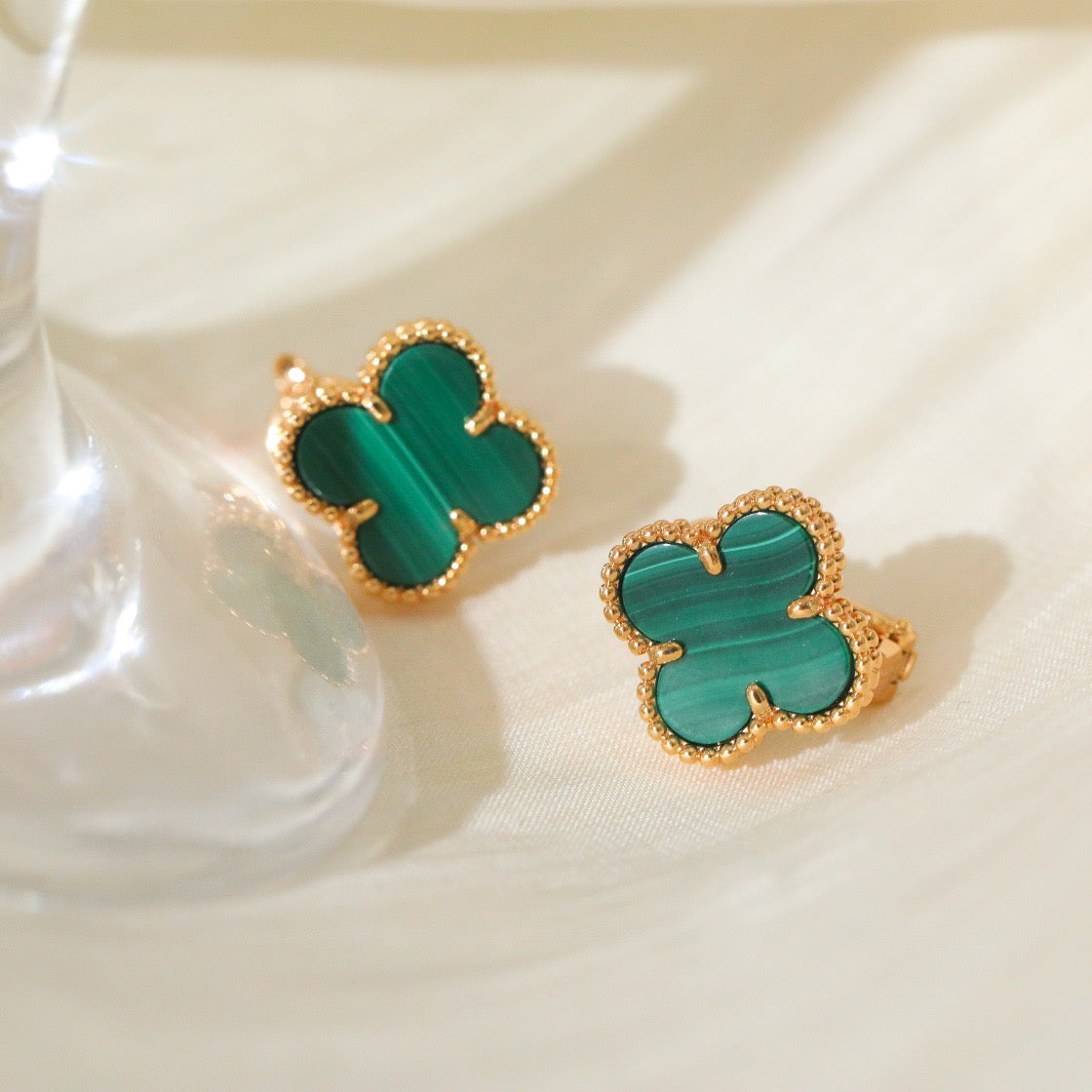 Clover Medium Stud Earrings