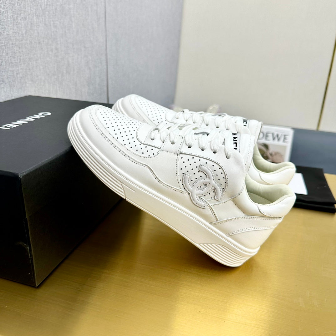 ChL 23C Early Spring Resort Collection Sneakers