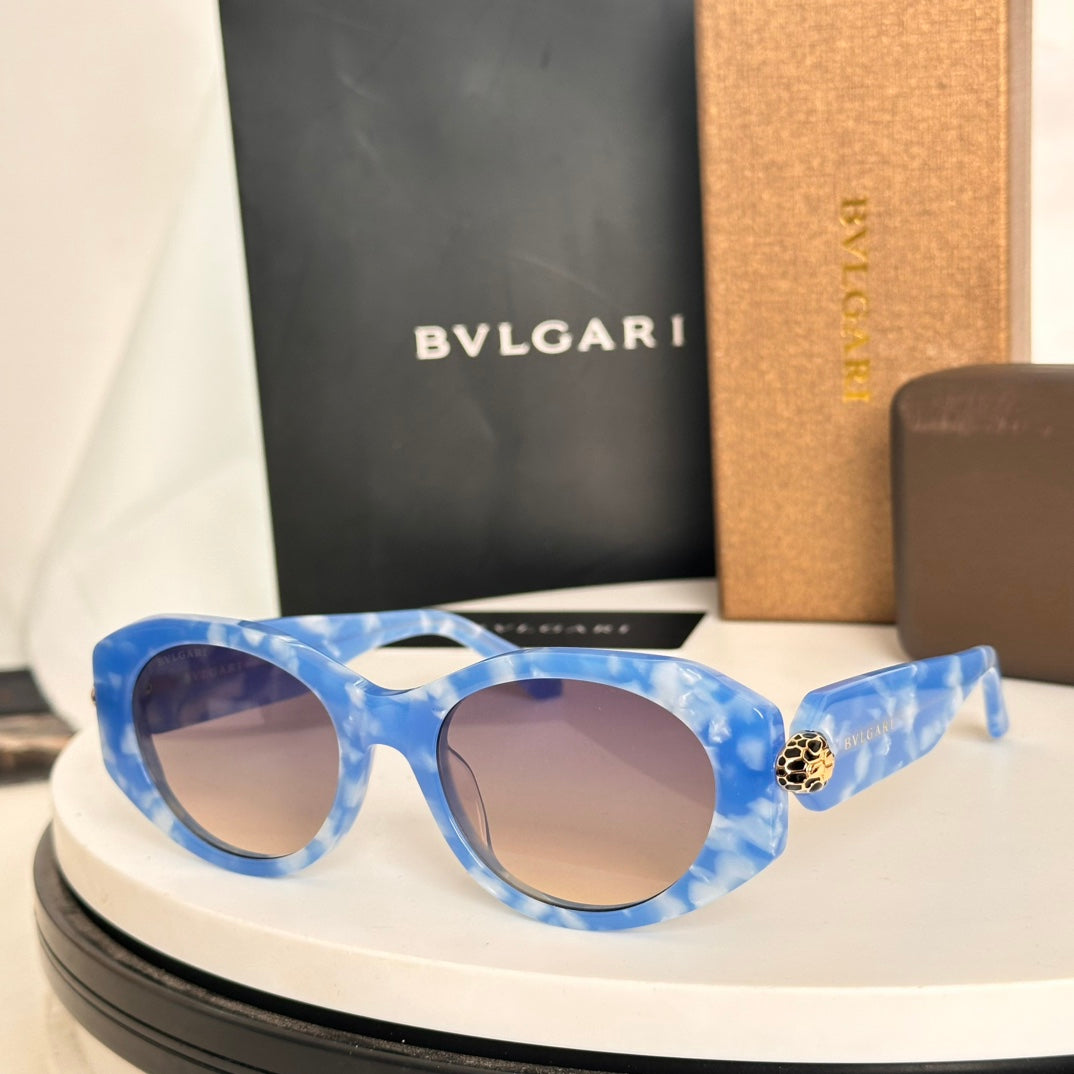 Elegant Serpentine-Inspired Sunglasses