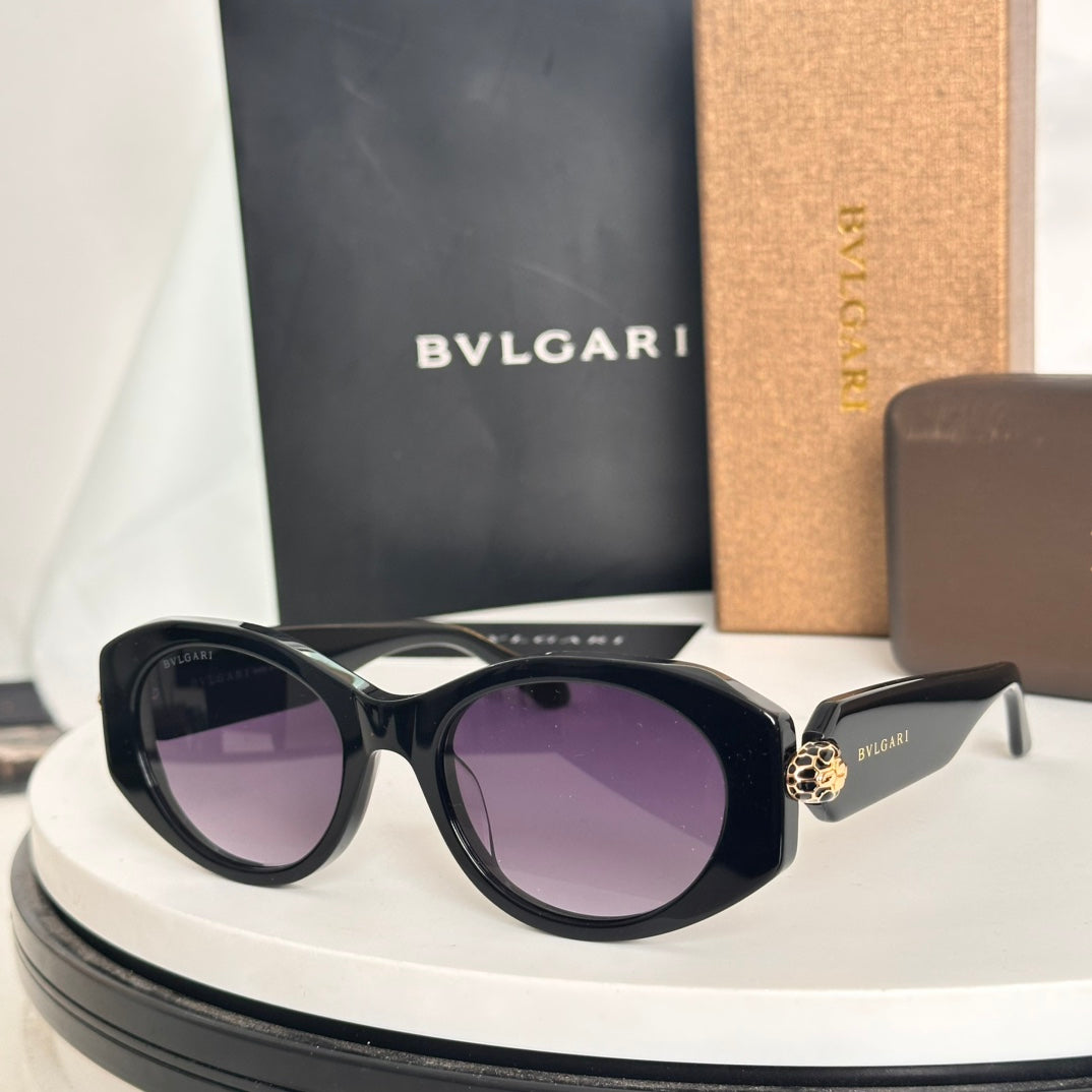 Elegant Serpentine-Inspired Sunglasses