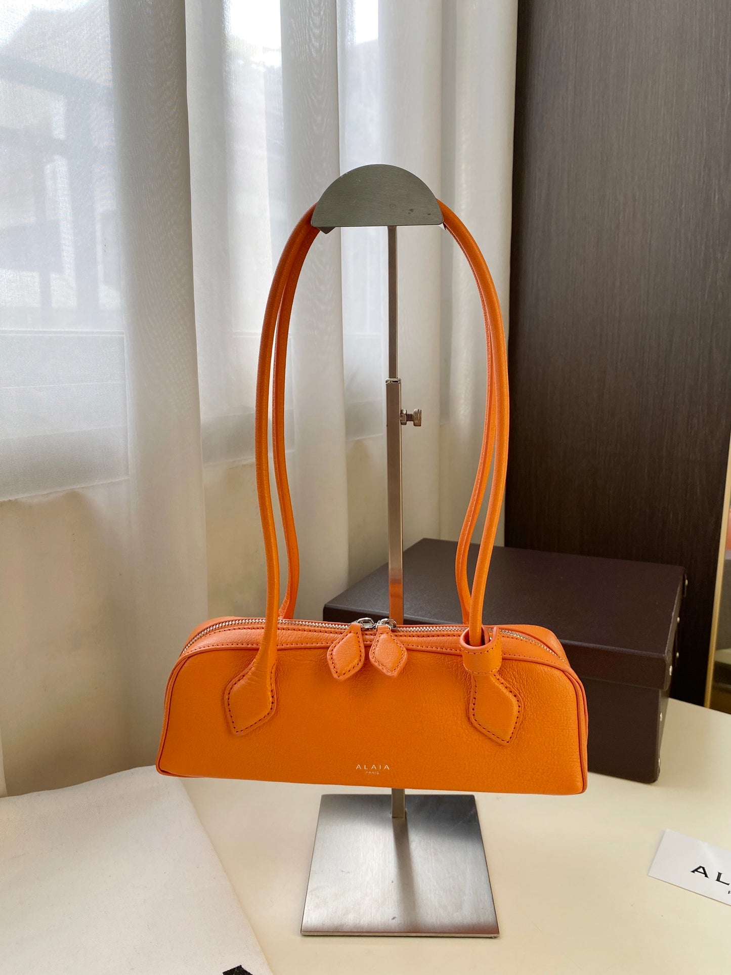 Sleek "Le Teckel" Style Shoulder Bag (Premium Quality)