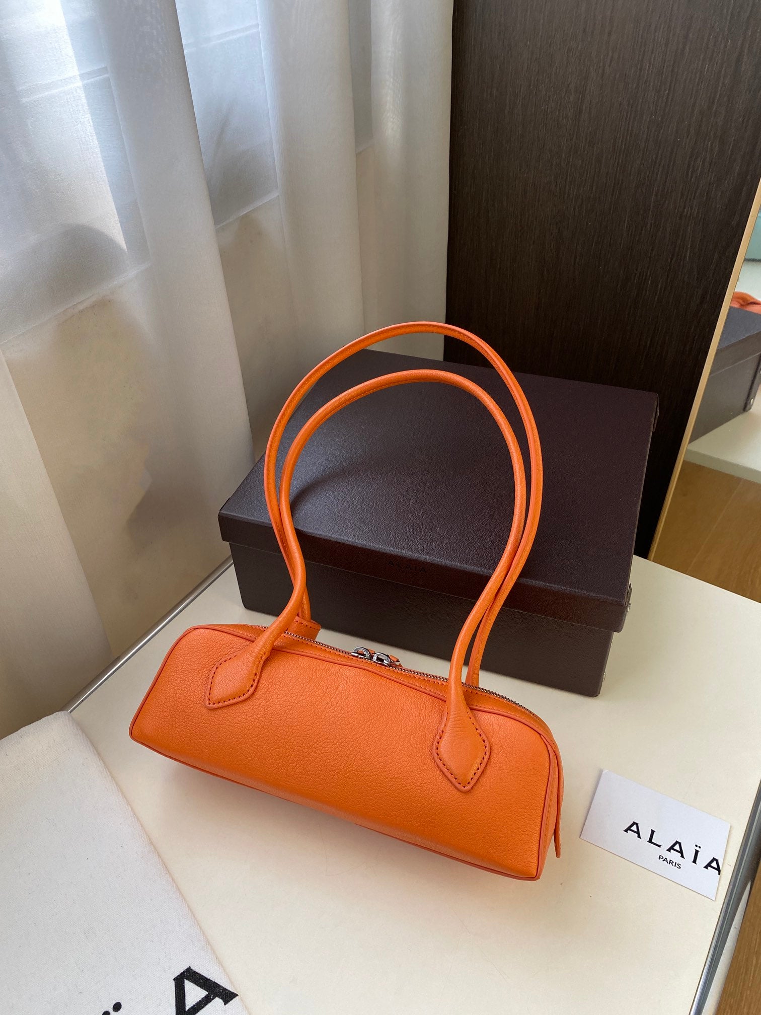 Sleek "Le Teckel" Style Shoulder Bag (Premium Quality)