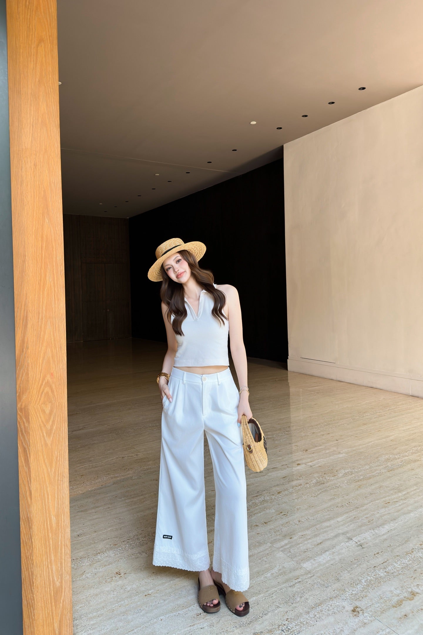 Lace-Embroidered Cropped Trousers