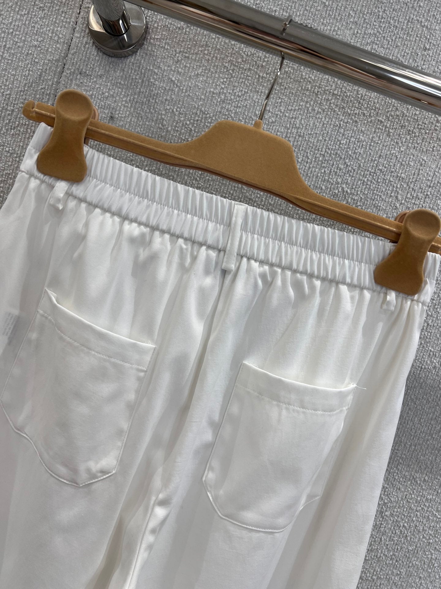 Lace-Embroidered Cropped Trousers