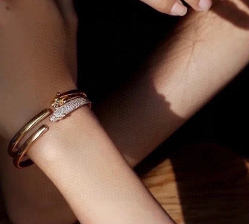 Bold Panther Bangle – No Stone Version