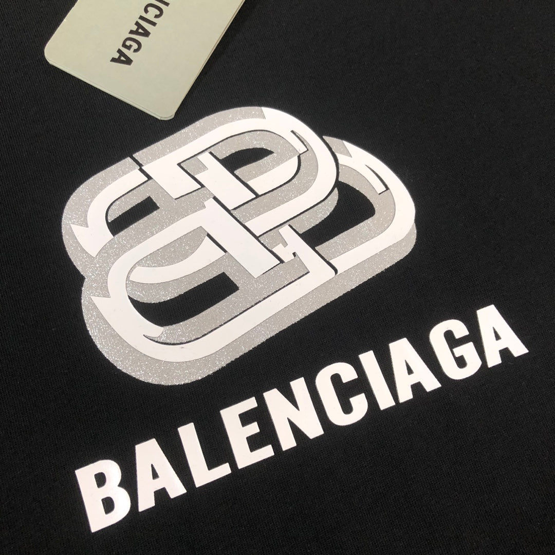 Unisex Oversized Cotton Tee – Bold Minimalist Edition