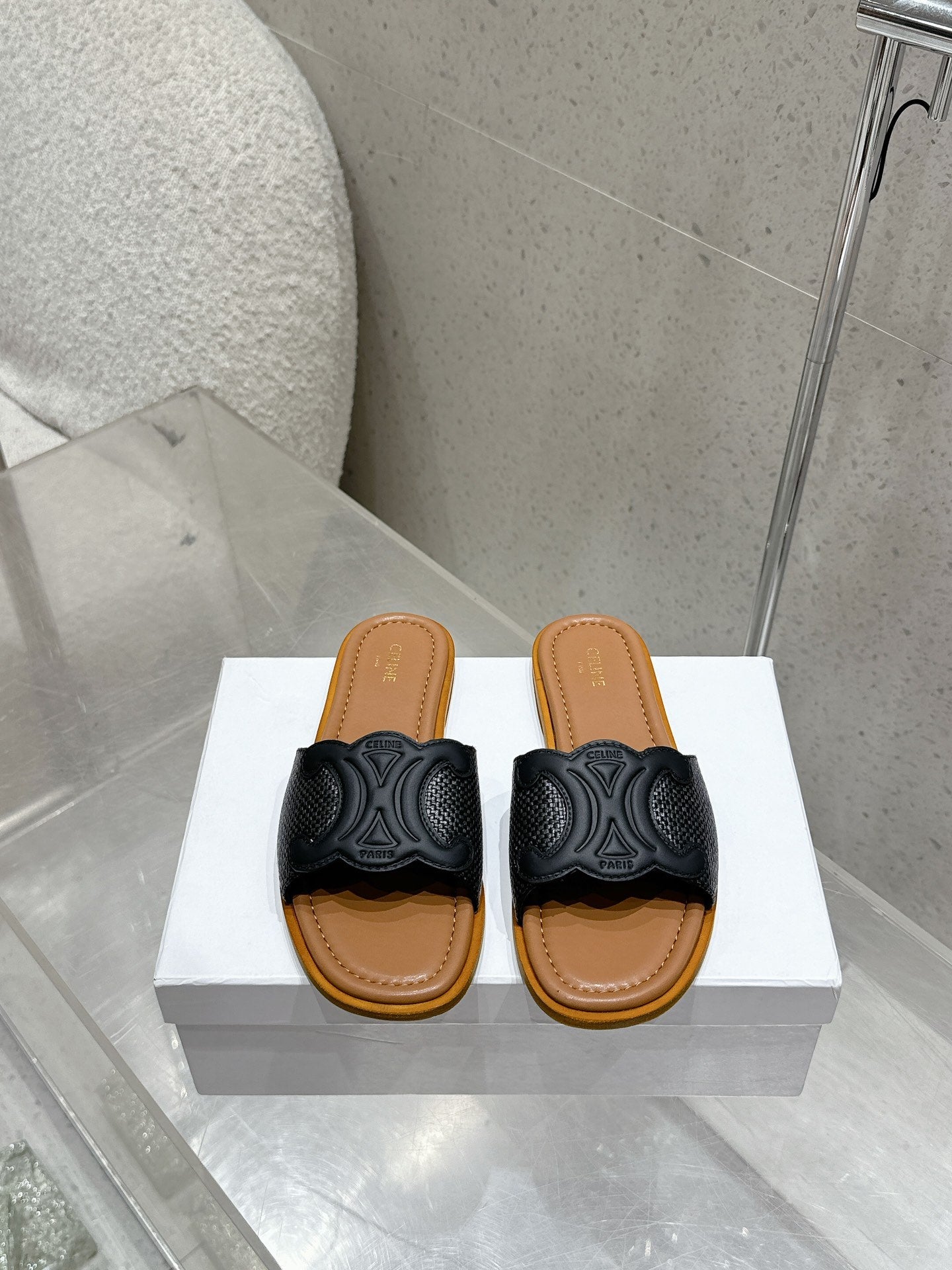 CLN Classic Leather Flat Slide Sandals
