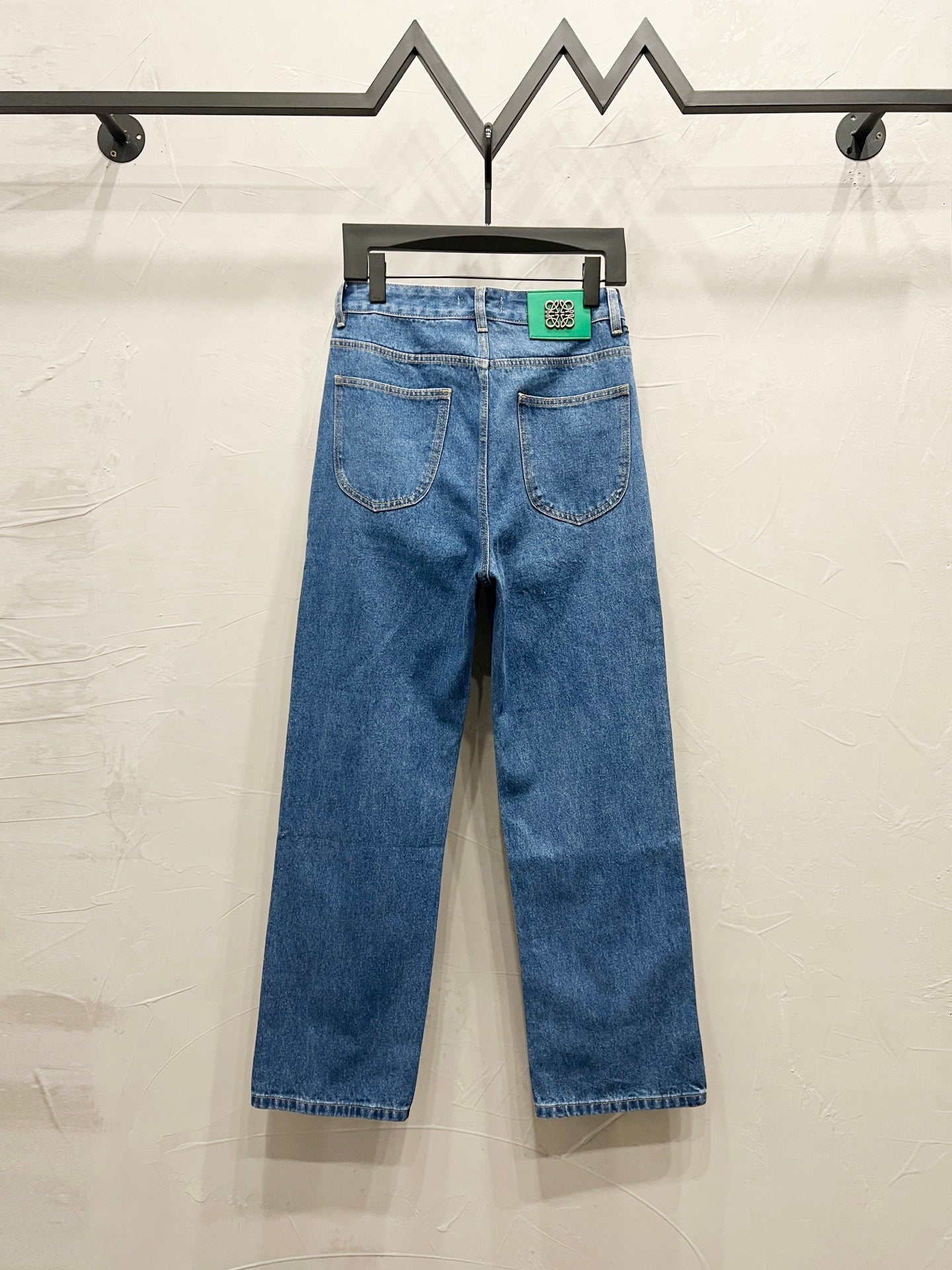 Unisex Straight-Leg Denim Jeans – Washed Finish