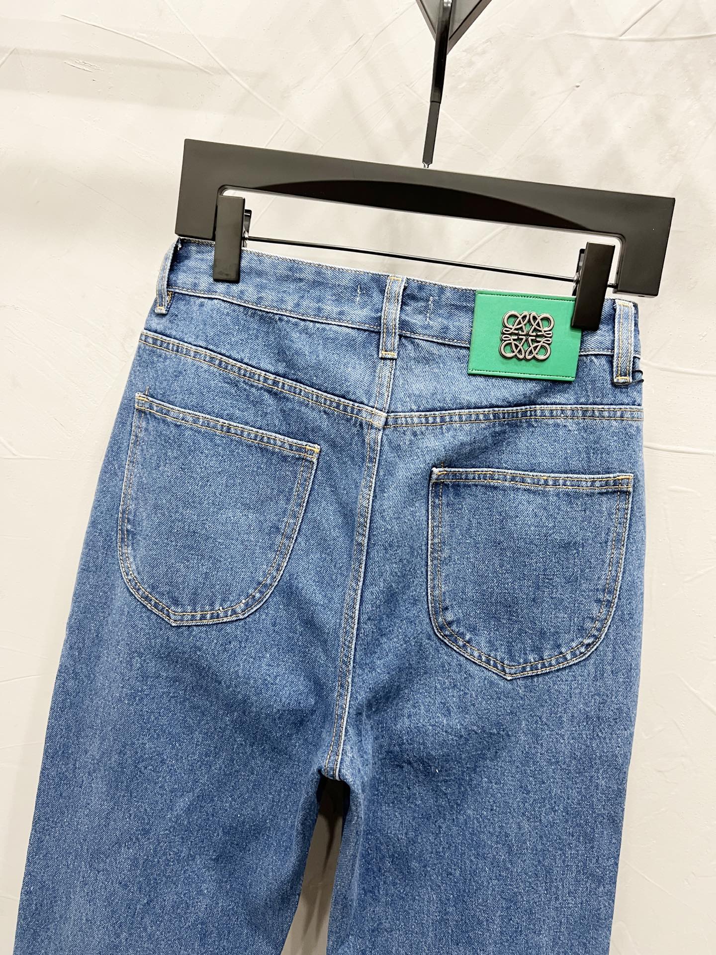 Unisex Straight-Leg Denim Jeans – Washed Finish