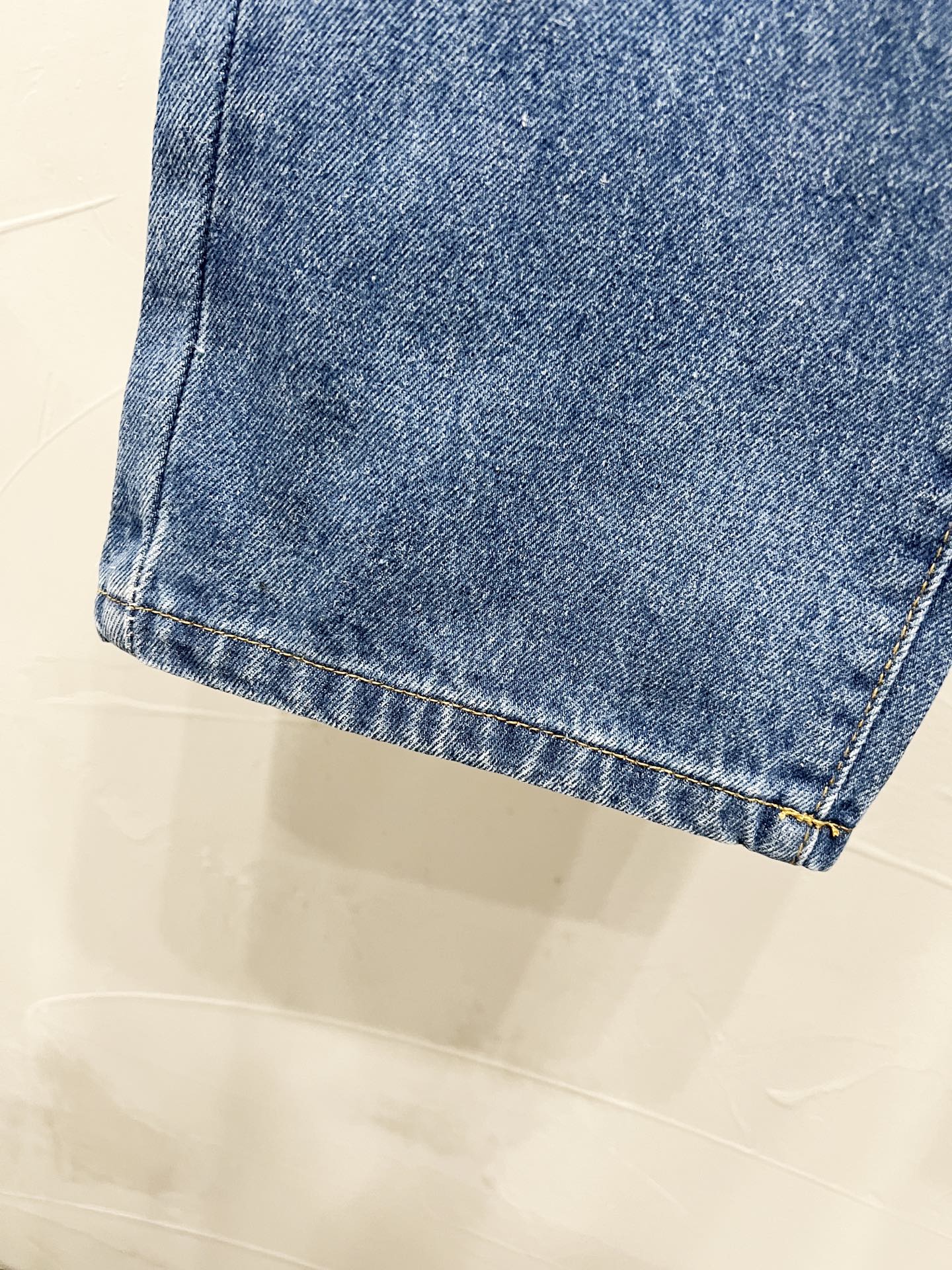 Unisex Straight-Leg Denim Jeans – Washed Finish