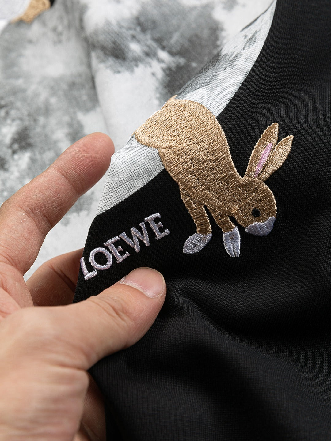 Unisex Embroidered Round-Neck T-Shirt – SunaFujita Collaboration