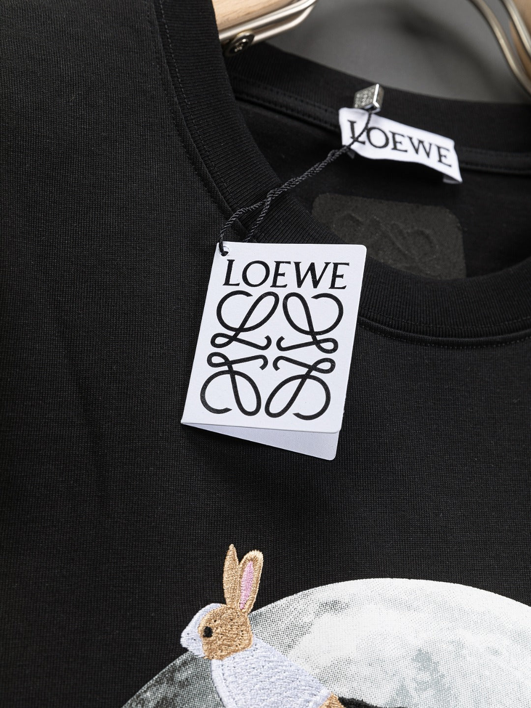 Unisex Embroidered Round-Neck T-Shirt – SunaFujita Collaboration