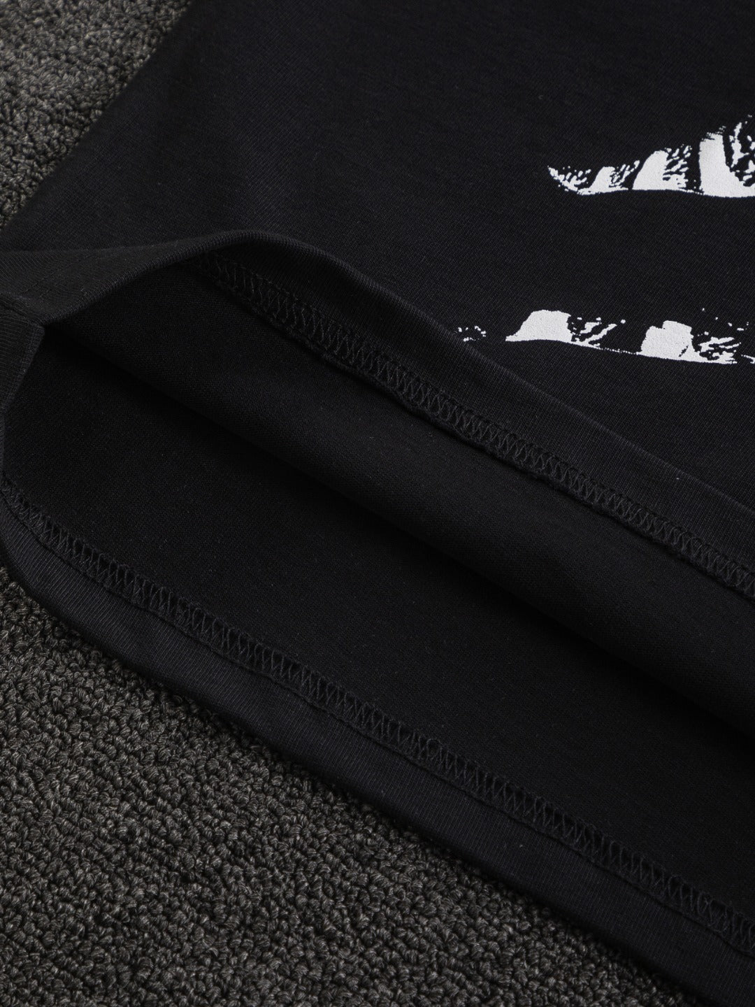 Unisex Feather Print Round-Neck T-Shirt