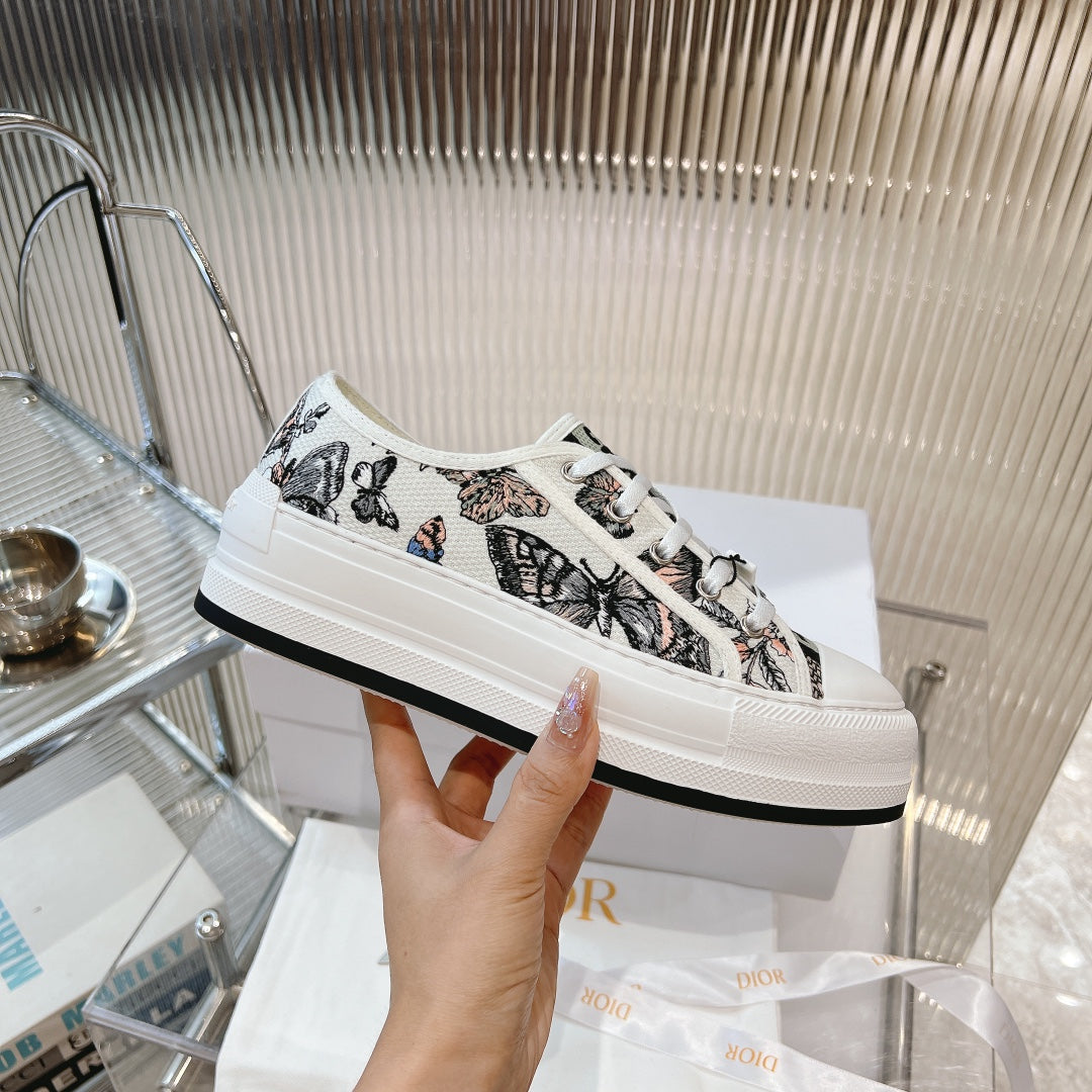 2025 Embroidered Platform Canvas Sneakers