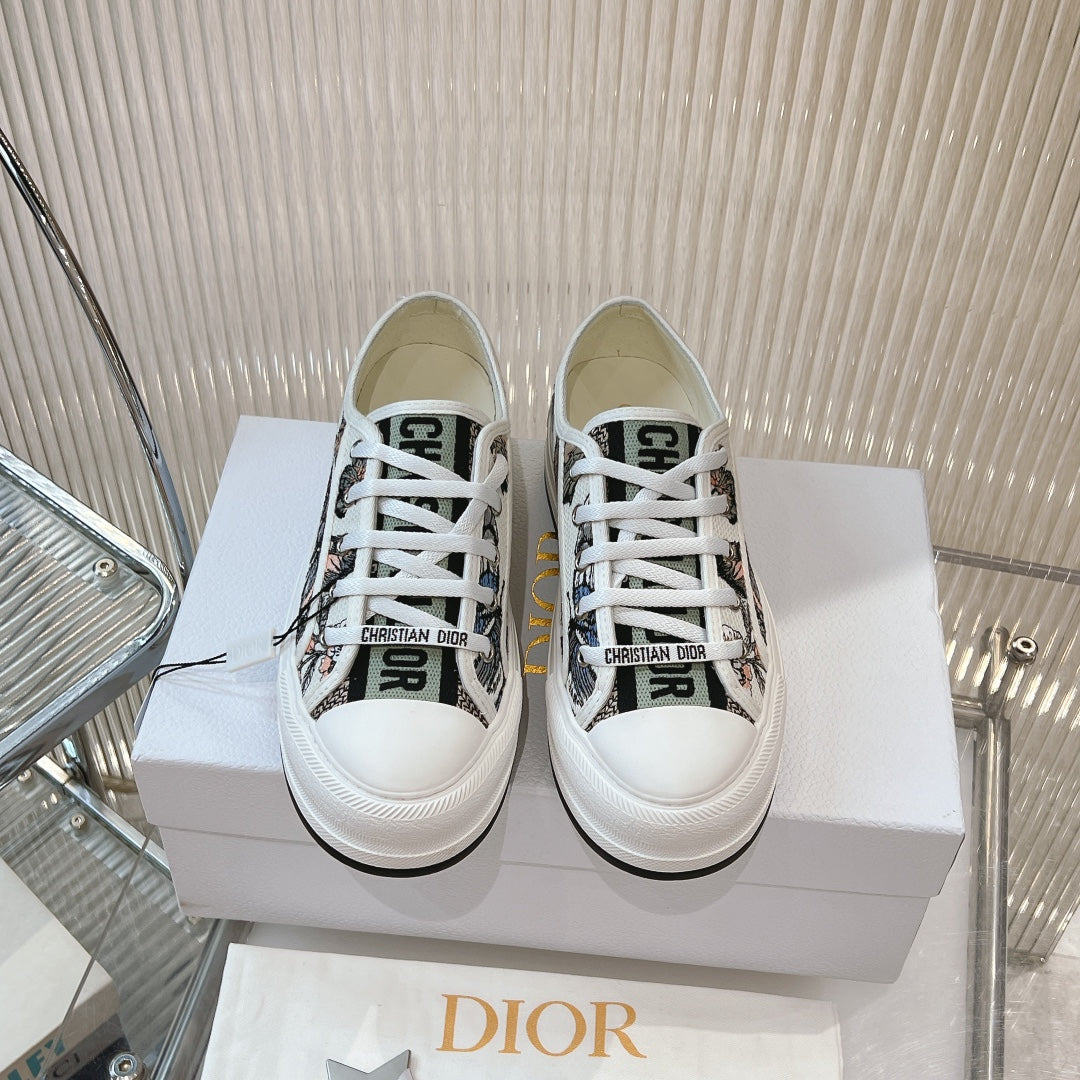 2025 Embroidered Platform Canvas Sneakers