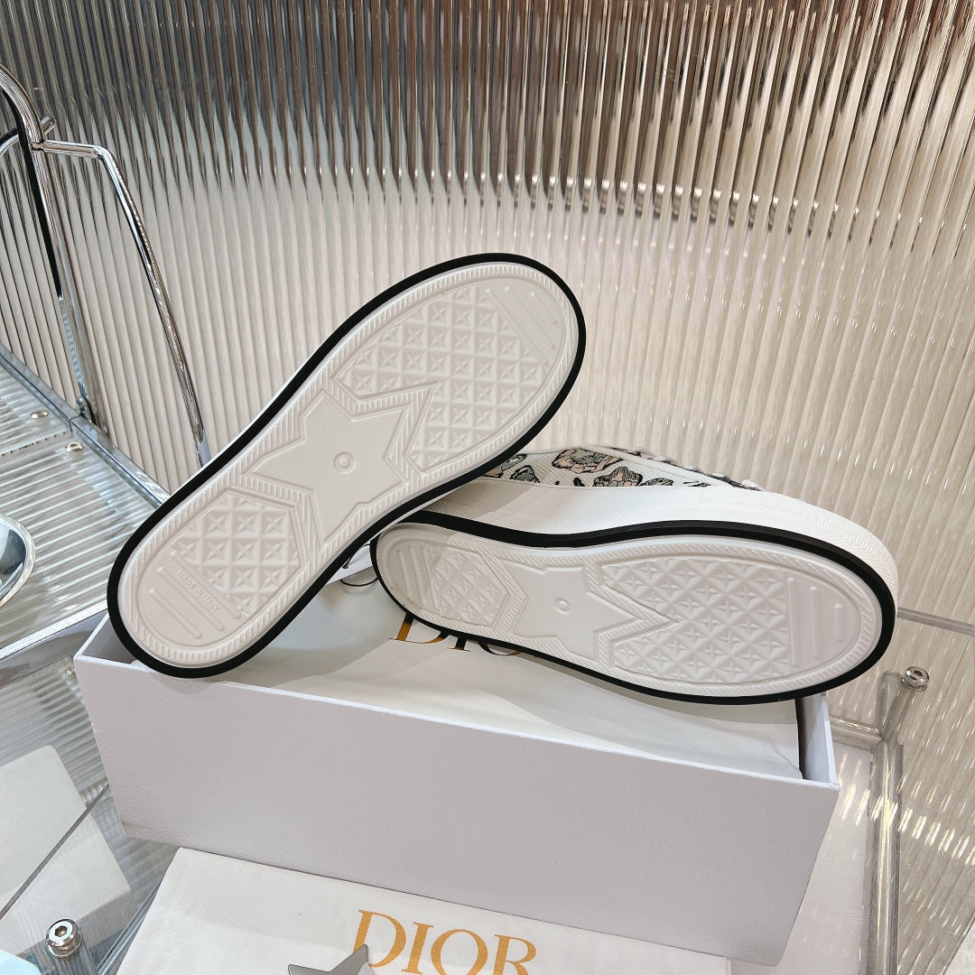 2025 Embroidered Platform Canvas Sneakers