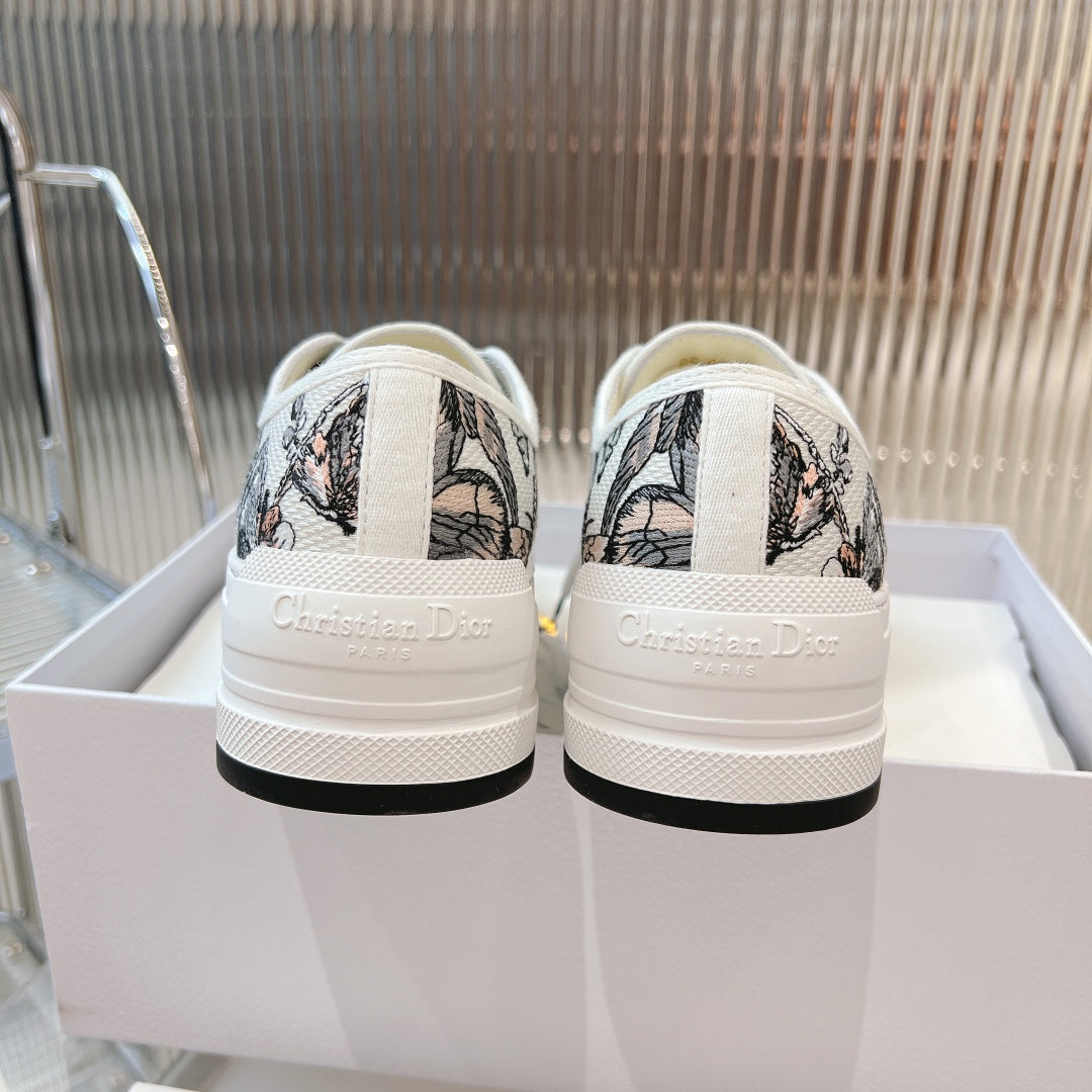 2025 Embroidered Platform Canvas Sneakers
