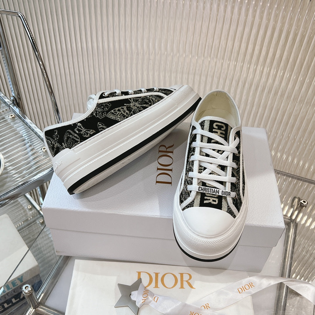 2025 Embroidered Platform Canvas Sneakers