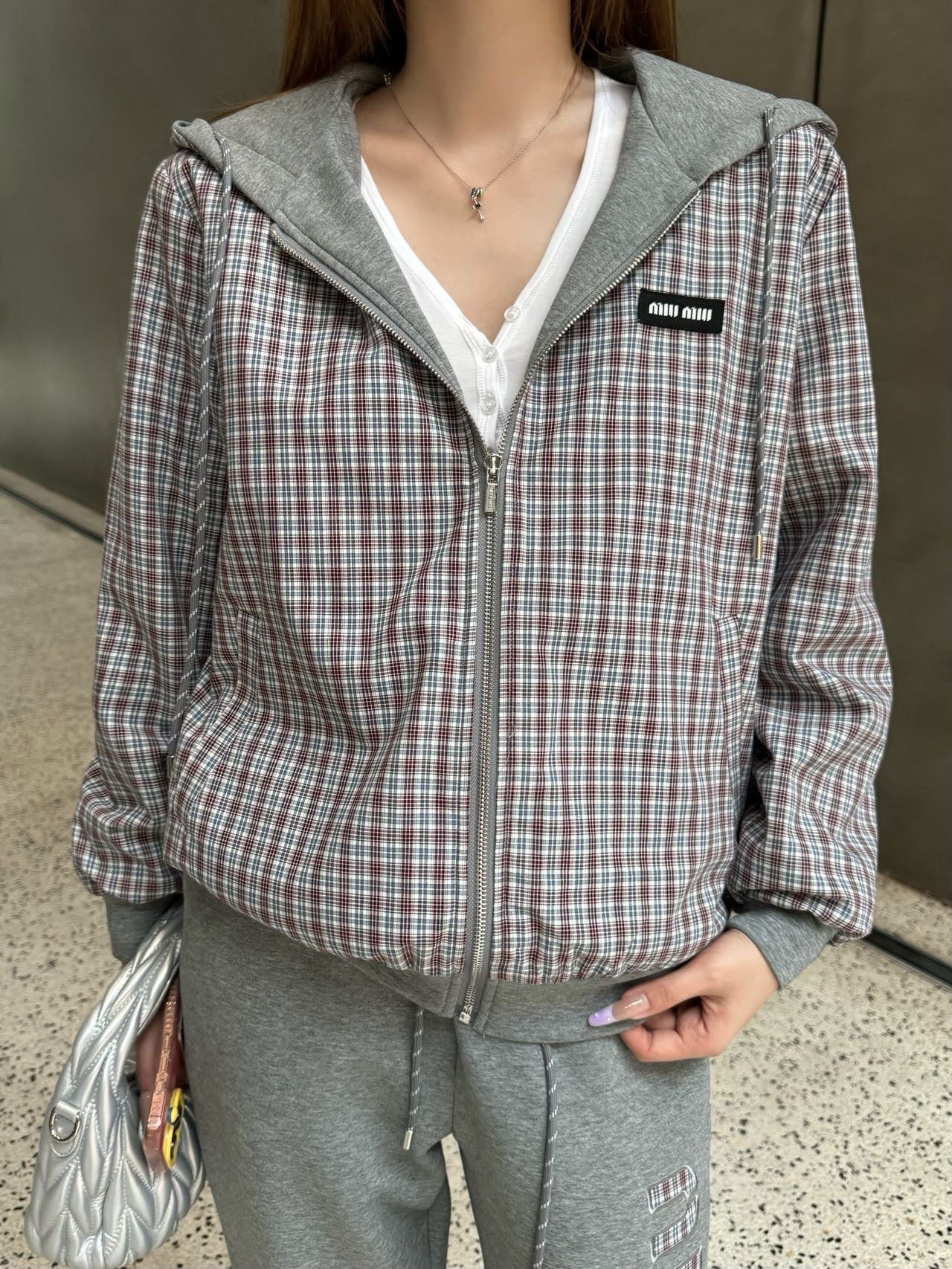 Cozy & Chic Athleisure Set (Two-Piece)