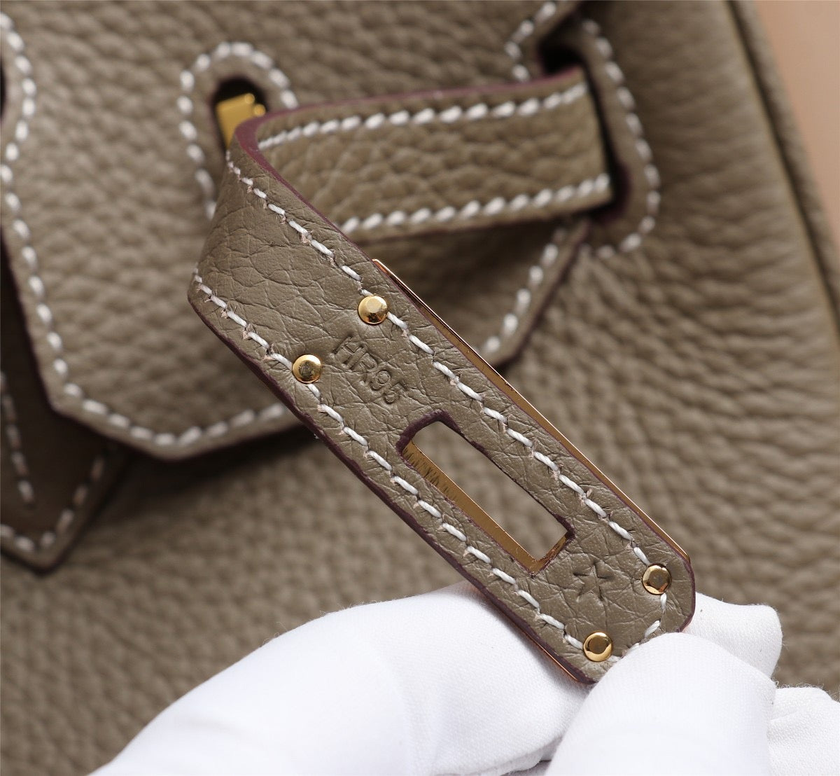 Elegant Togo-Textured Leather Handbag – Premium Craftsmanship