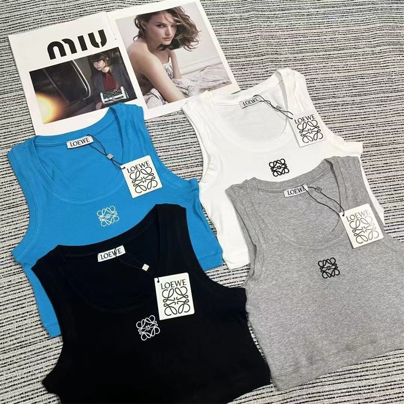 Slim Fit Ribbed Knit Tank Top – Summer 2025 Collection