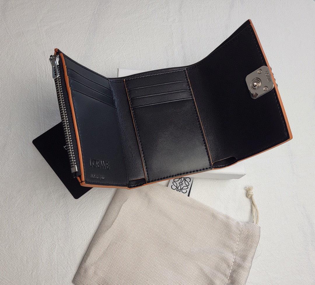 Pebble Grain Calf Wallet