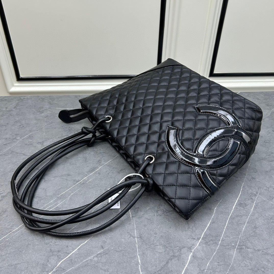 Panda Kangpeng Handbag