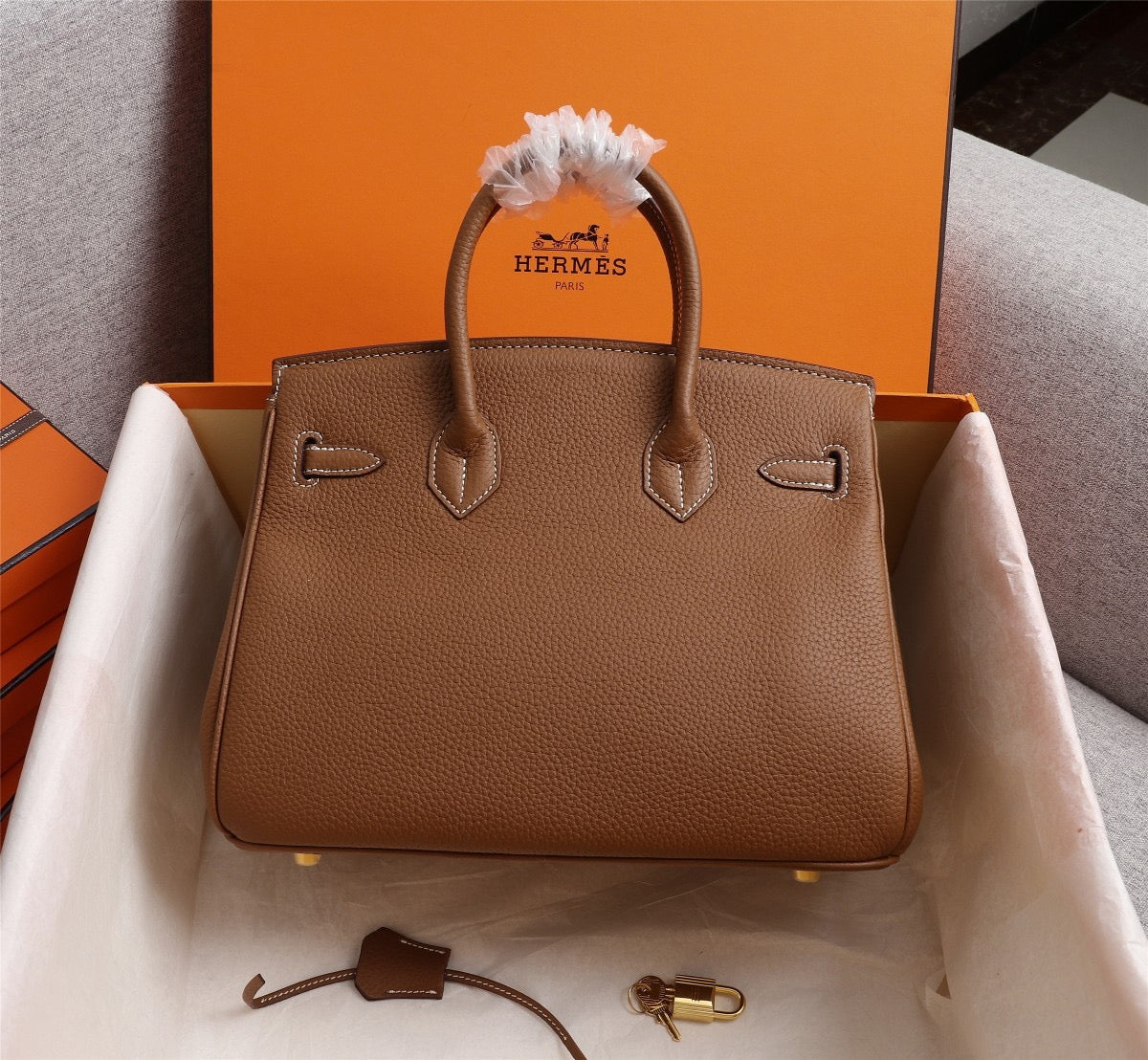 Elegant Togo-Textured Leather Handbag – Premium Craftsmanship