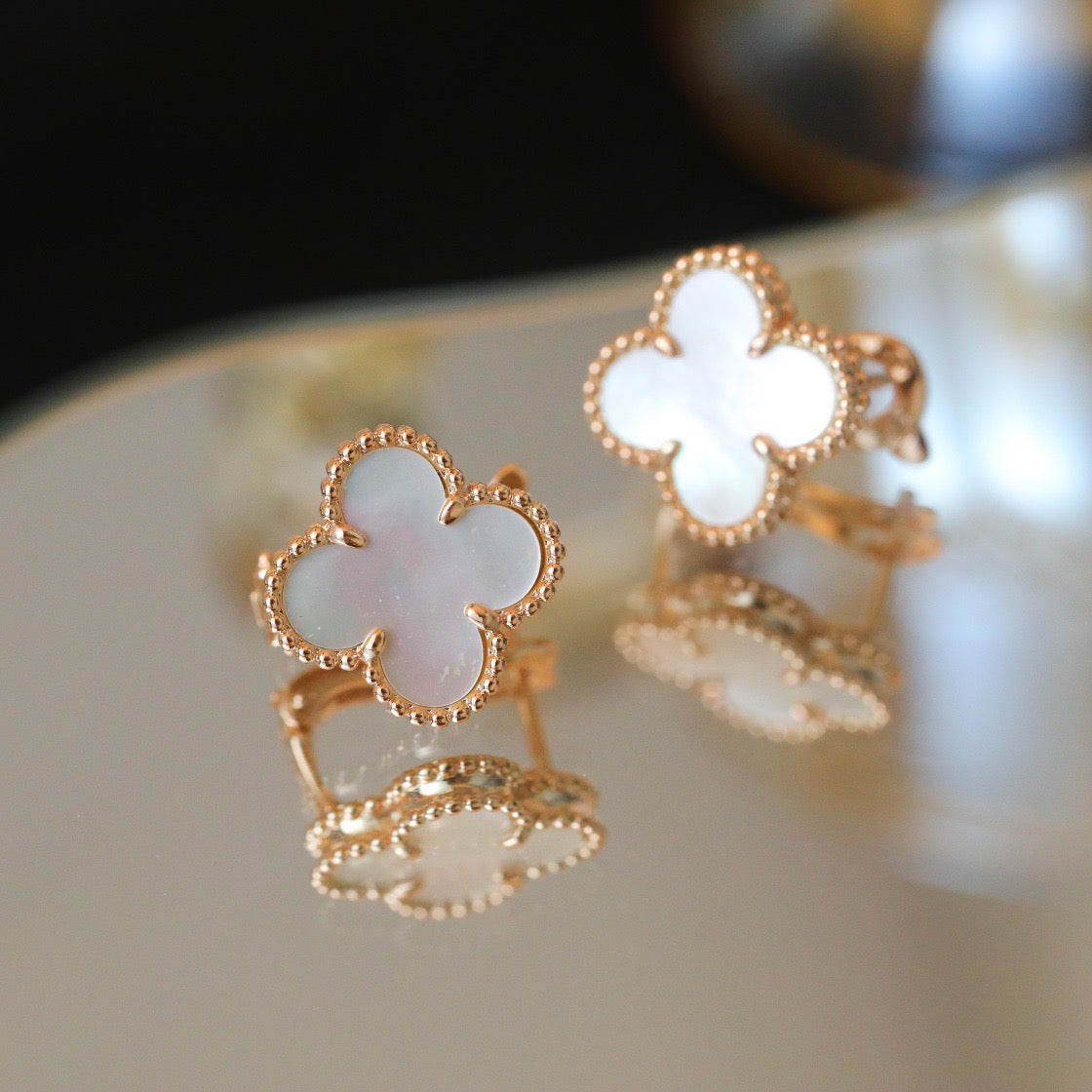 Clover Medium Stud Earrings