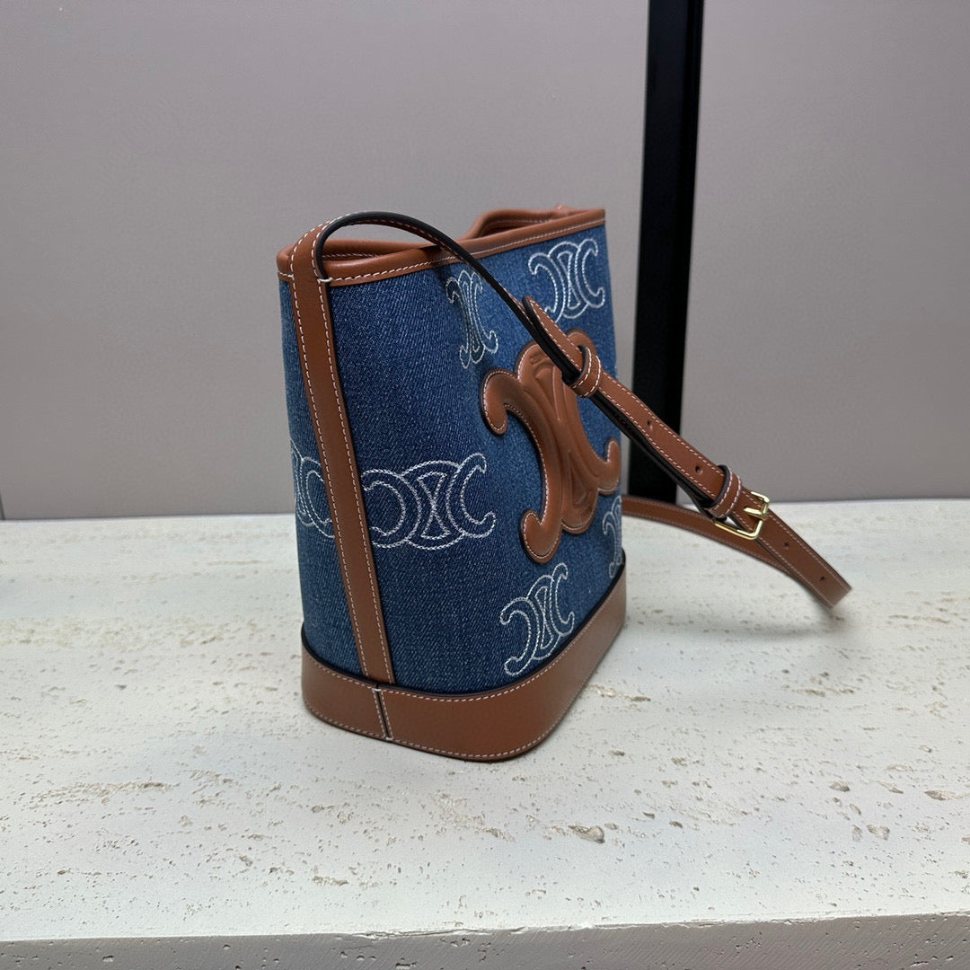 CUIR TRIOMPHE