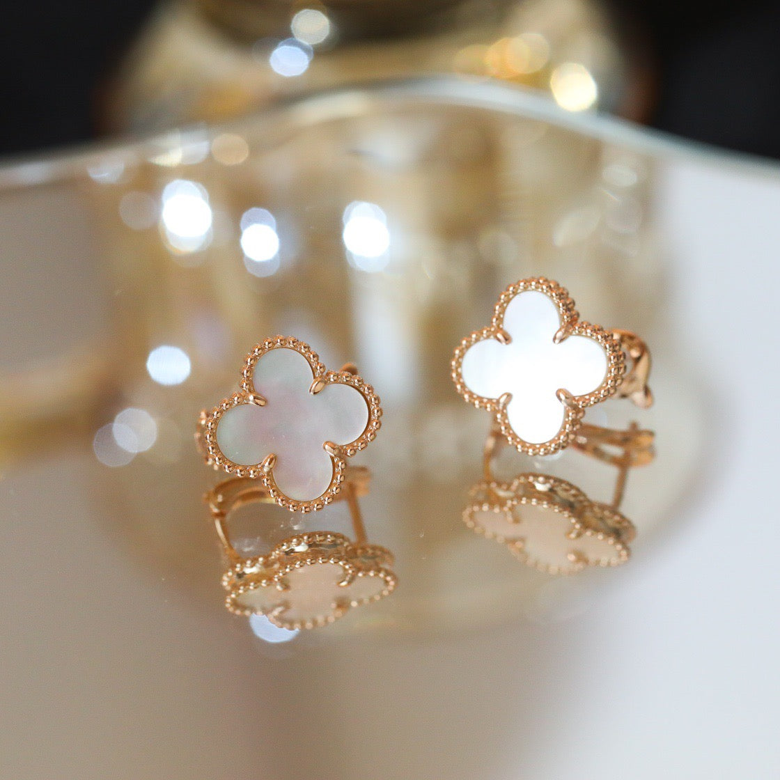 Clover Medium Stud Earrings