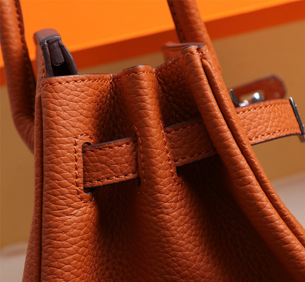 Elegant Togo-Textured Leather Handbag – Premium Craftsmanship