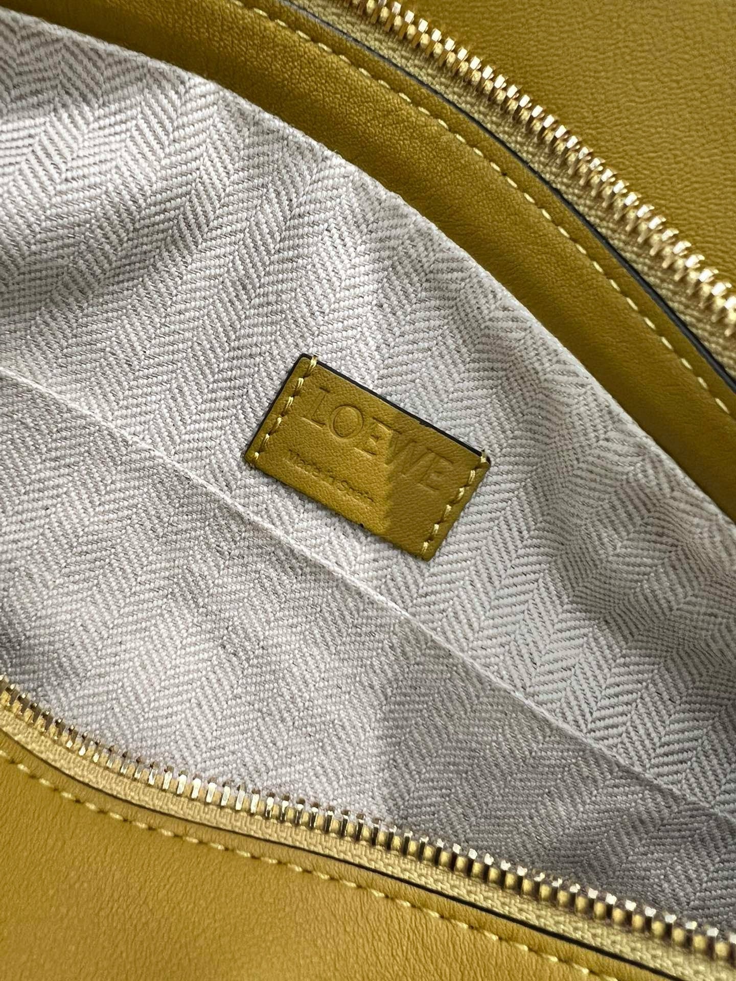 Premium Geometric Soft Leather Shoulder Bag – DSX