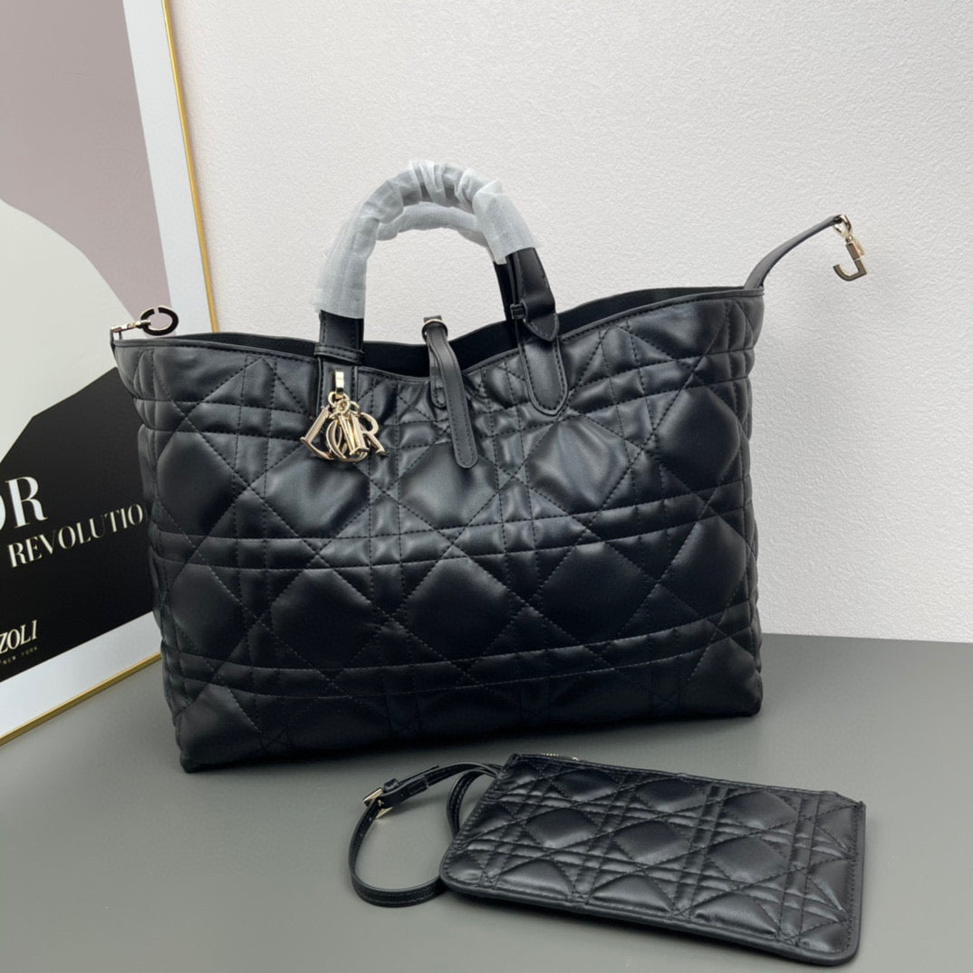 D Travel in Style with the Toujours Bag