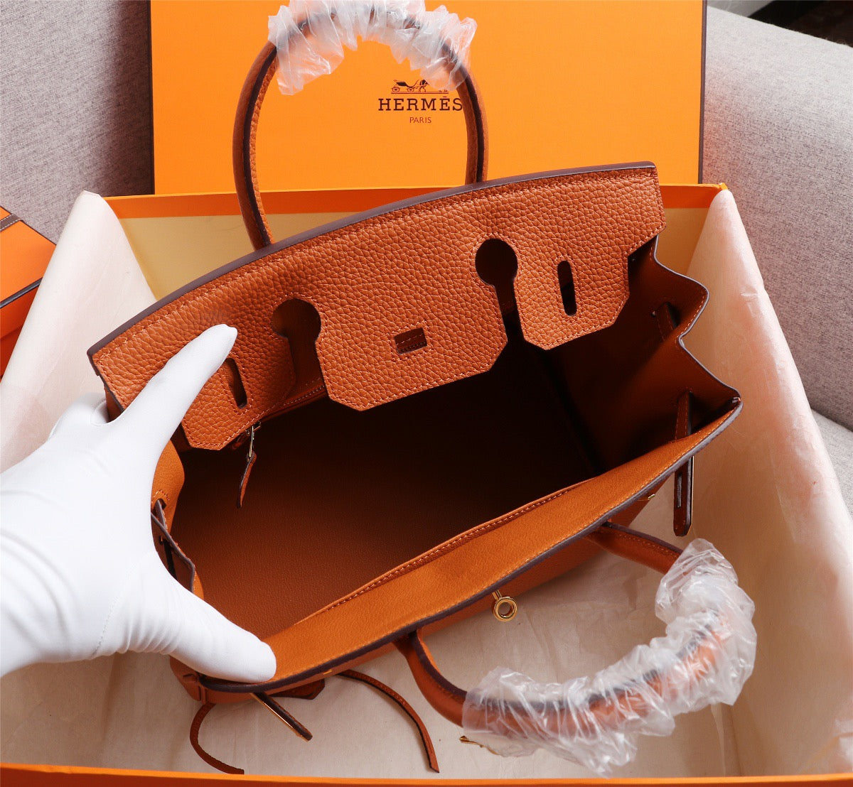 Elegant Togo-Textured Leather Handbag – Premium Craftsmanship