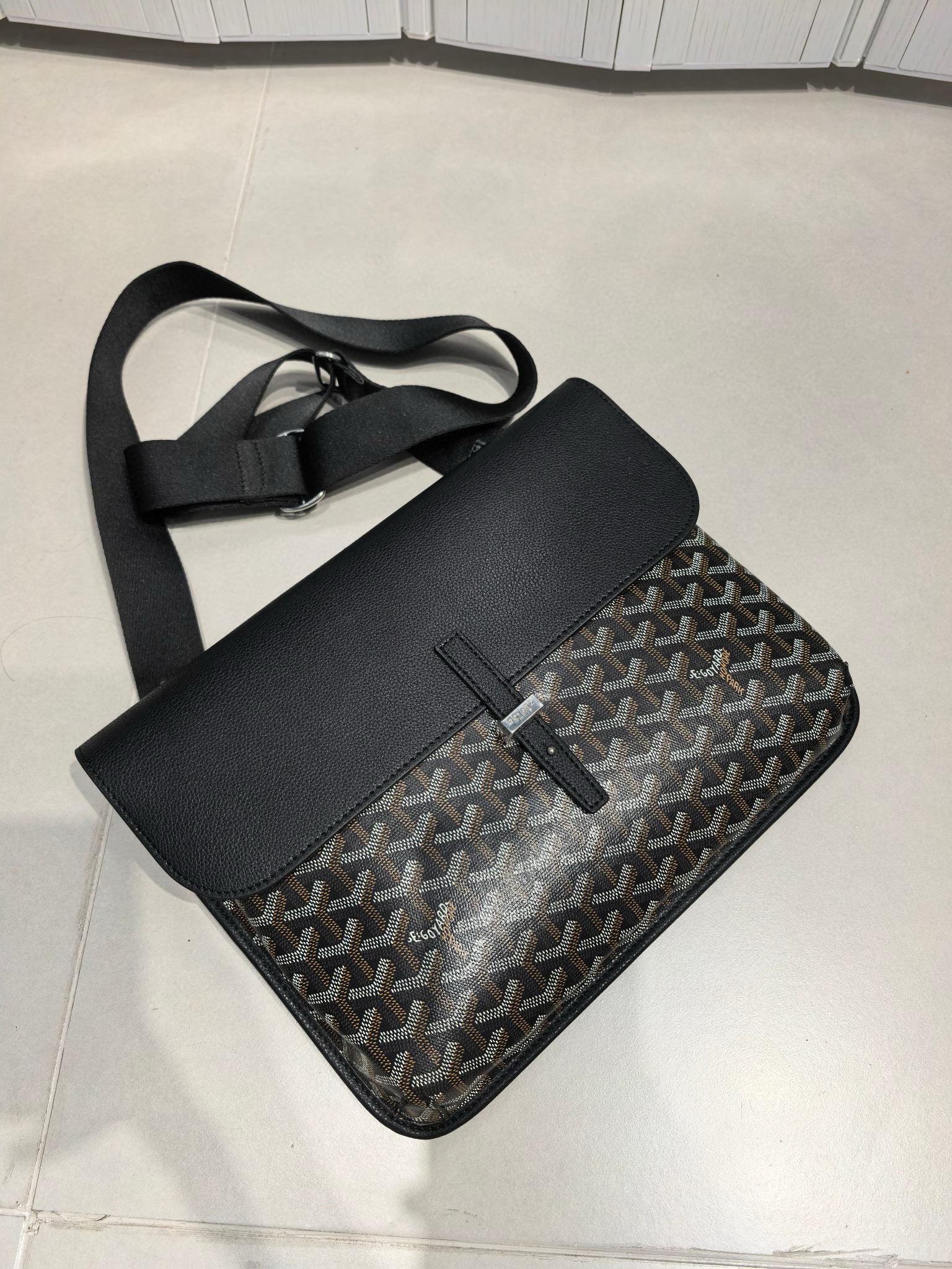 GOY Coursier Crossbody Messenger Bag