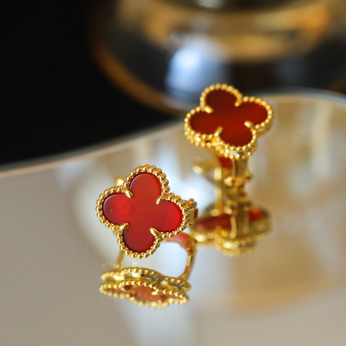 Clover Medium Stud Earrings