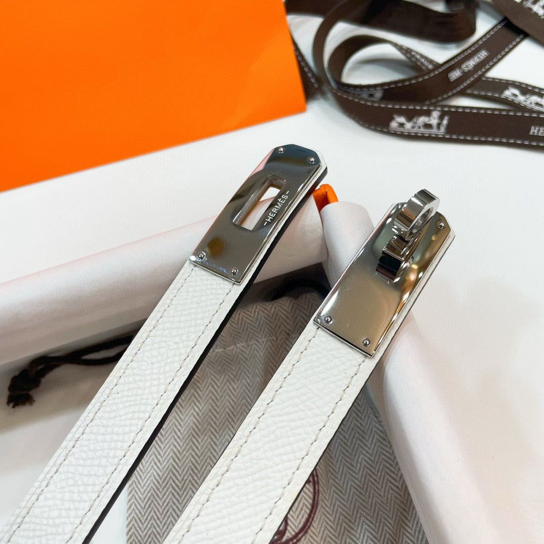 Slim Leather Waist Belt – Adjustable Fit