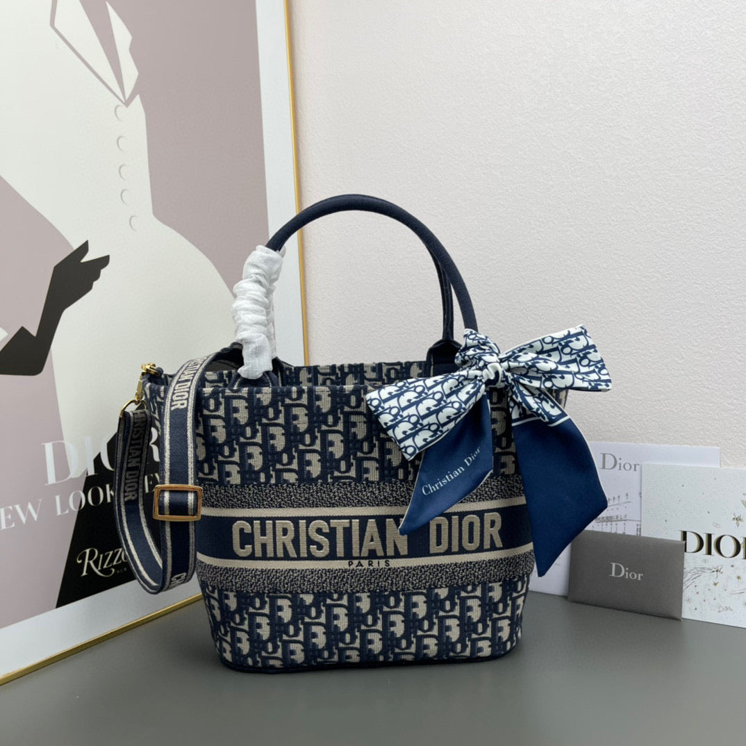 D Book Tote