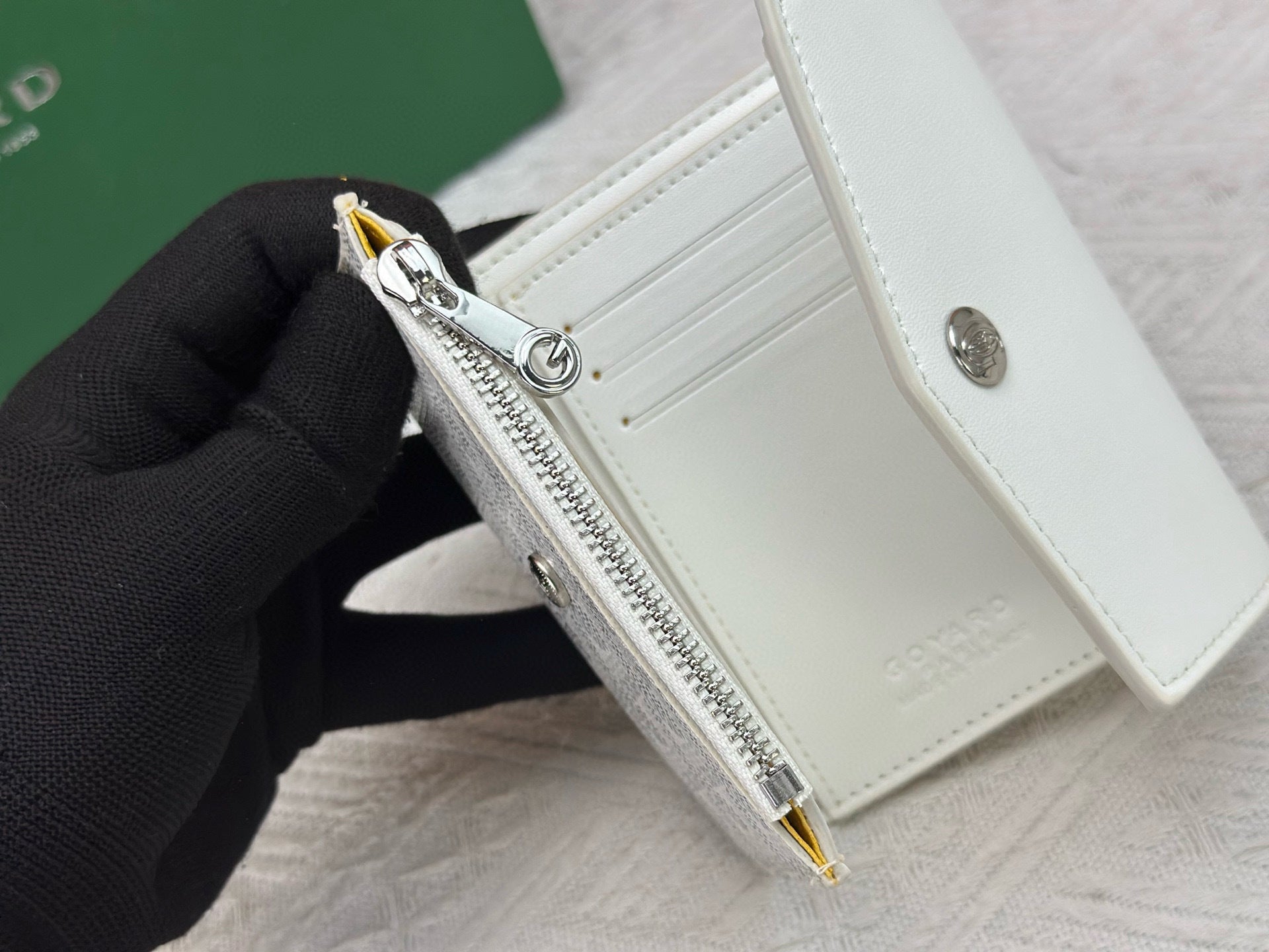 Classic Tri-Fold Wallet & Card Holder