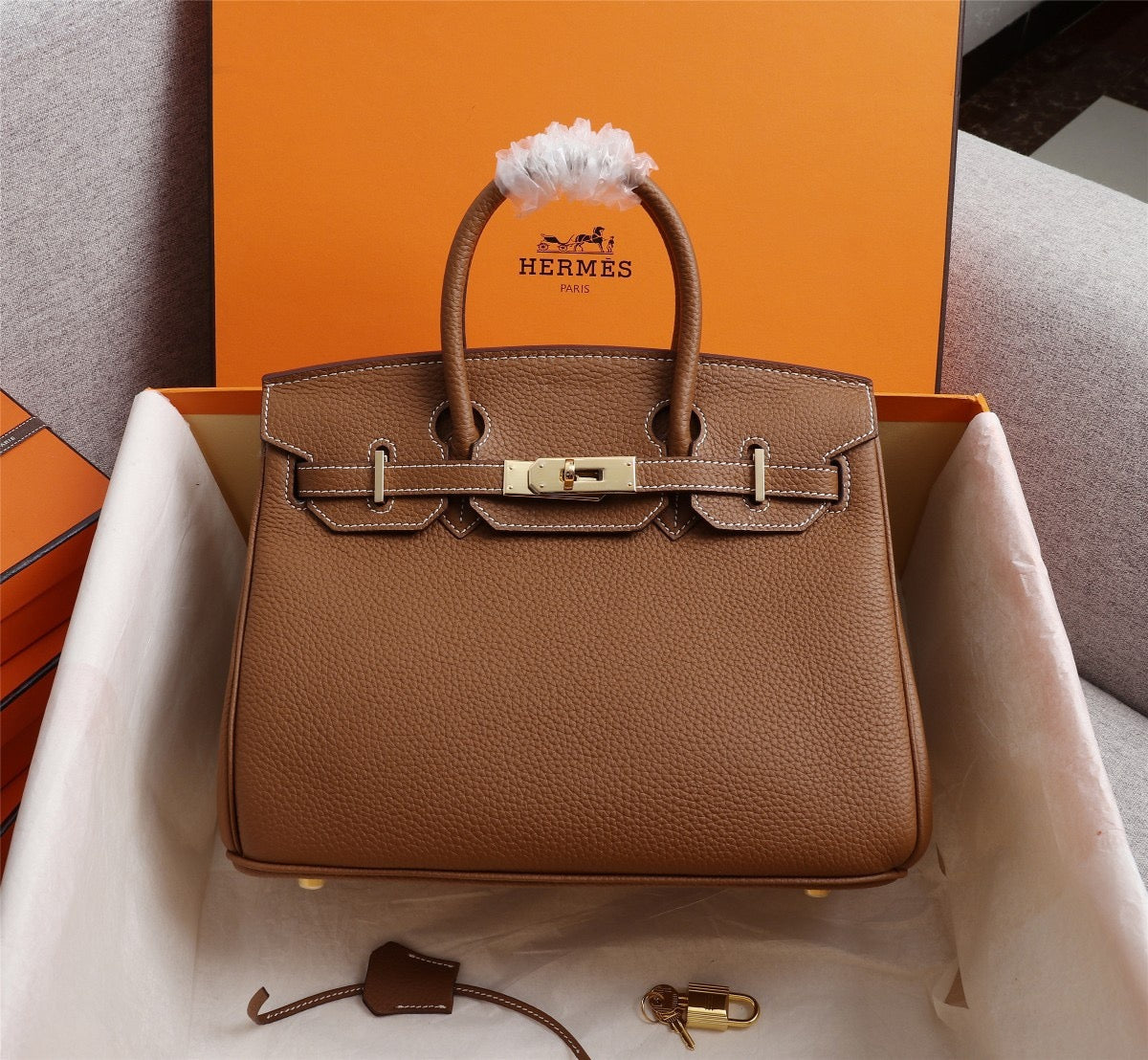 Elegant Togo-Textured Leather Handbag – Premium Craftsmanship