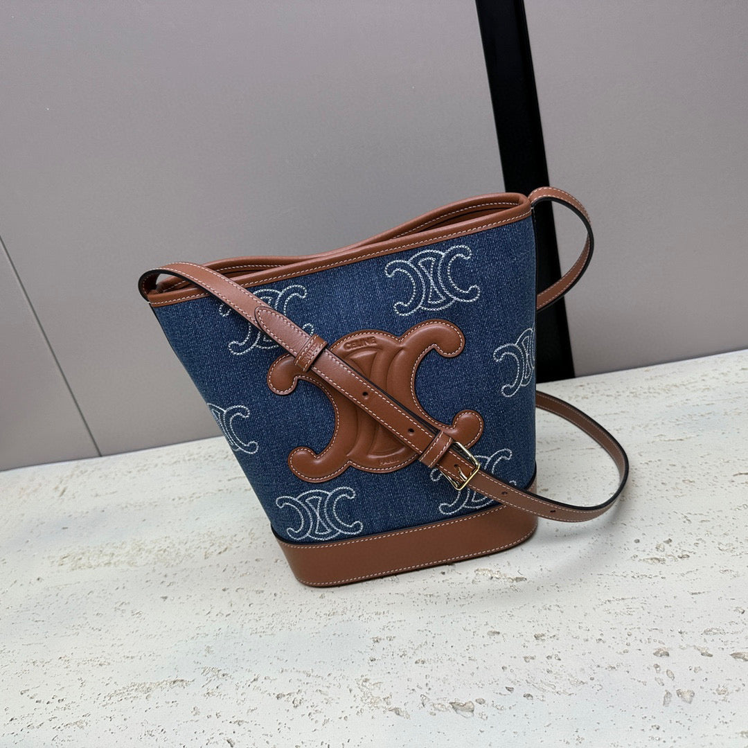 CUIR TRIOMPHE