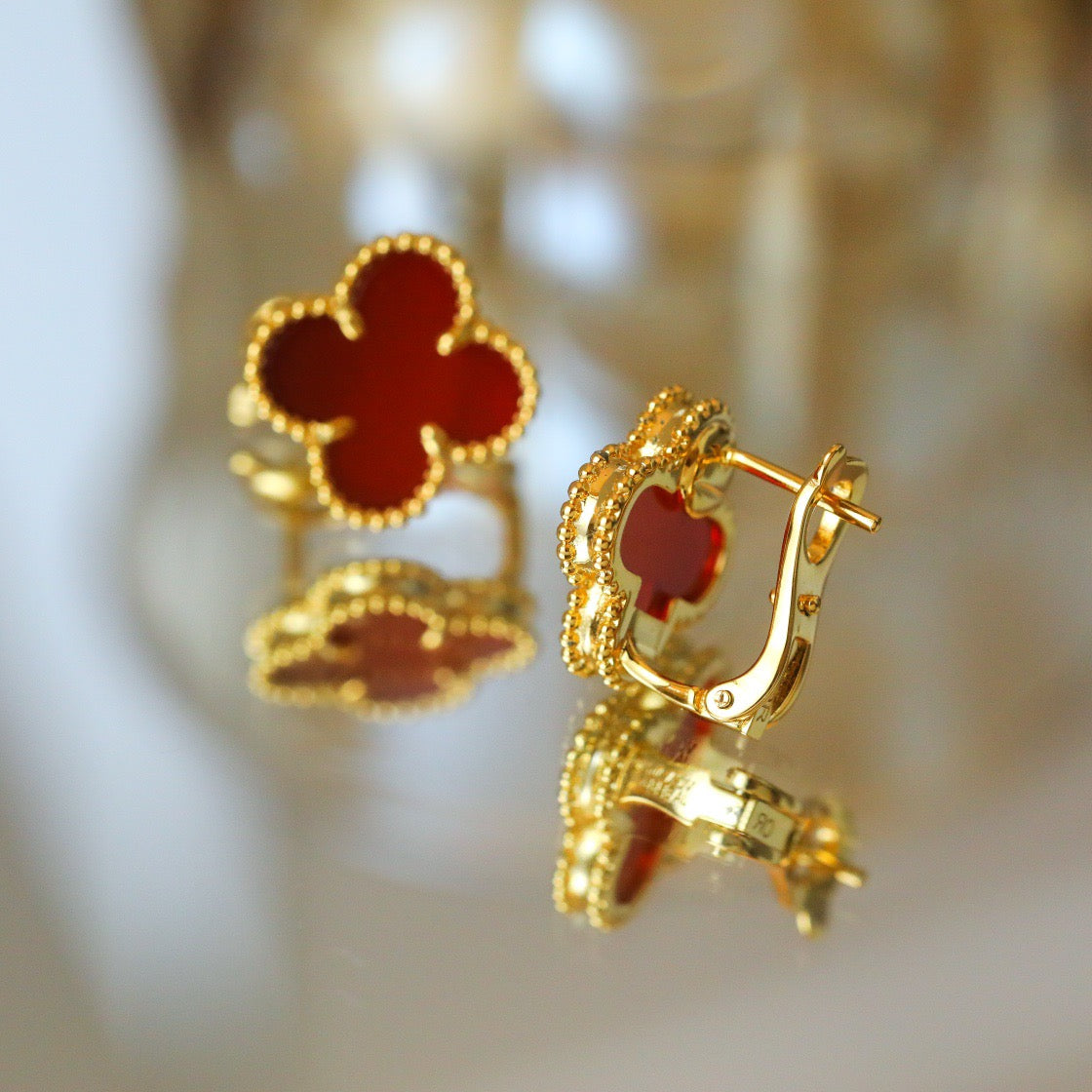 Clover Medium Stud Earrings