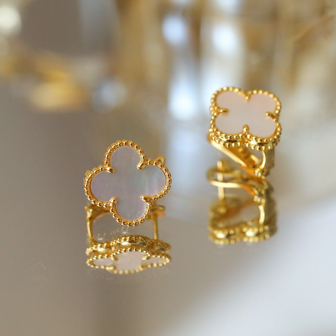 Clover Medium Stud Earrings