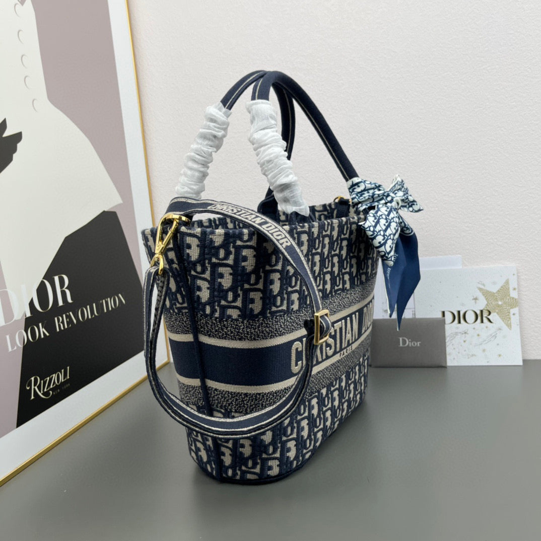 D Book Tote