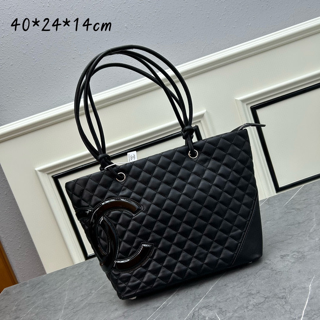Panda Kangpeng Handbag