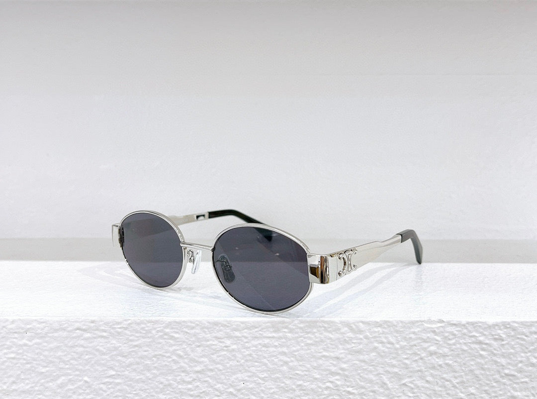 Stylish Sunglasses – Model CL40235U 🕶️