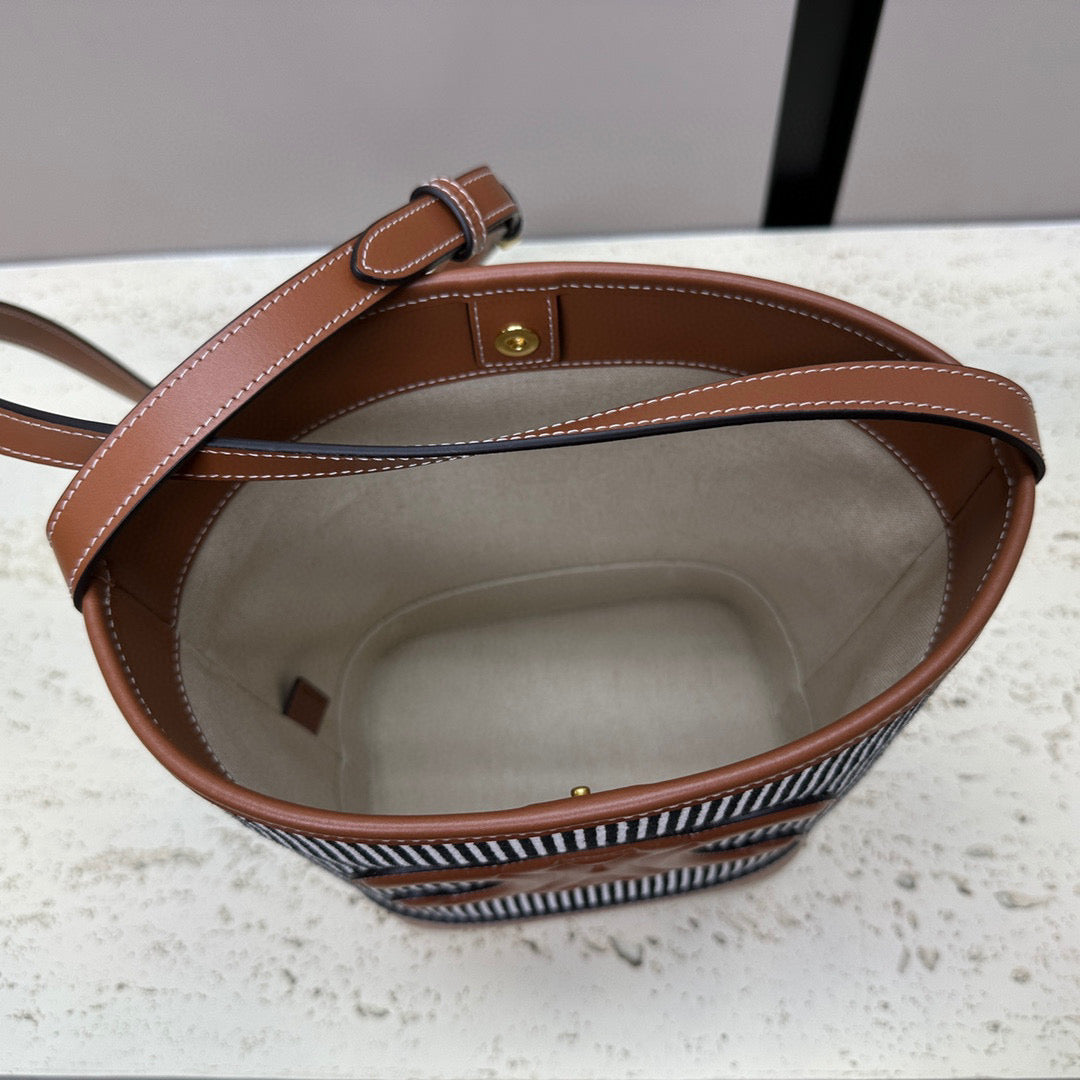 CUIR TRIOMPHE