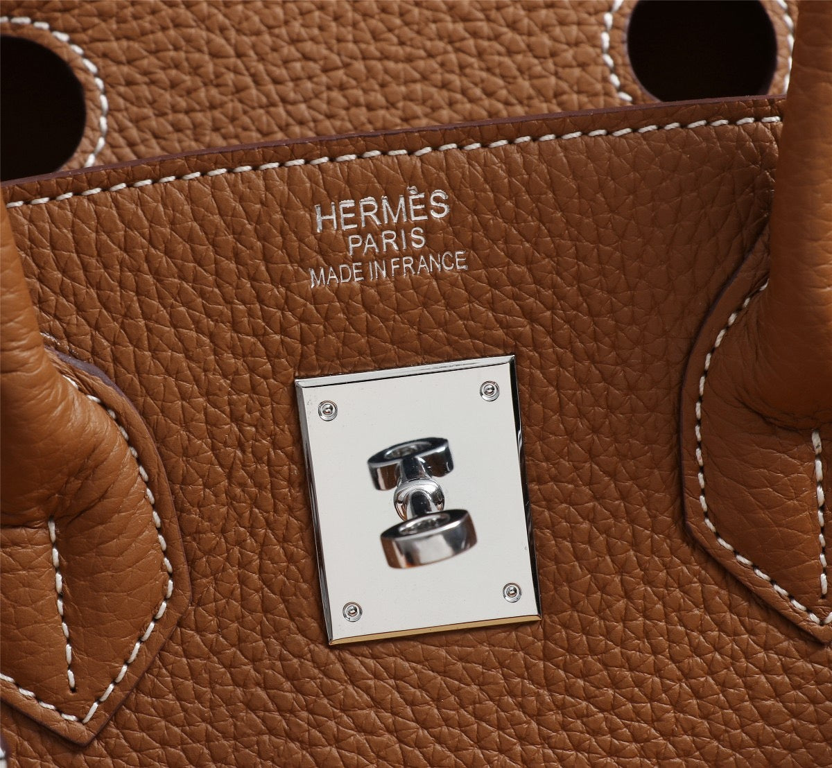 Elegant Togo-Textured Leather Handbag – Premium Craftsmanship