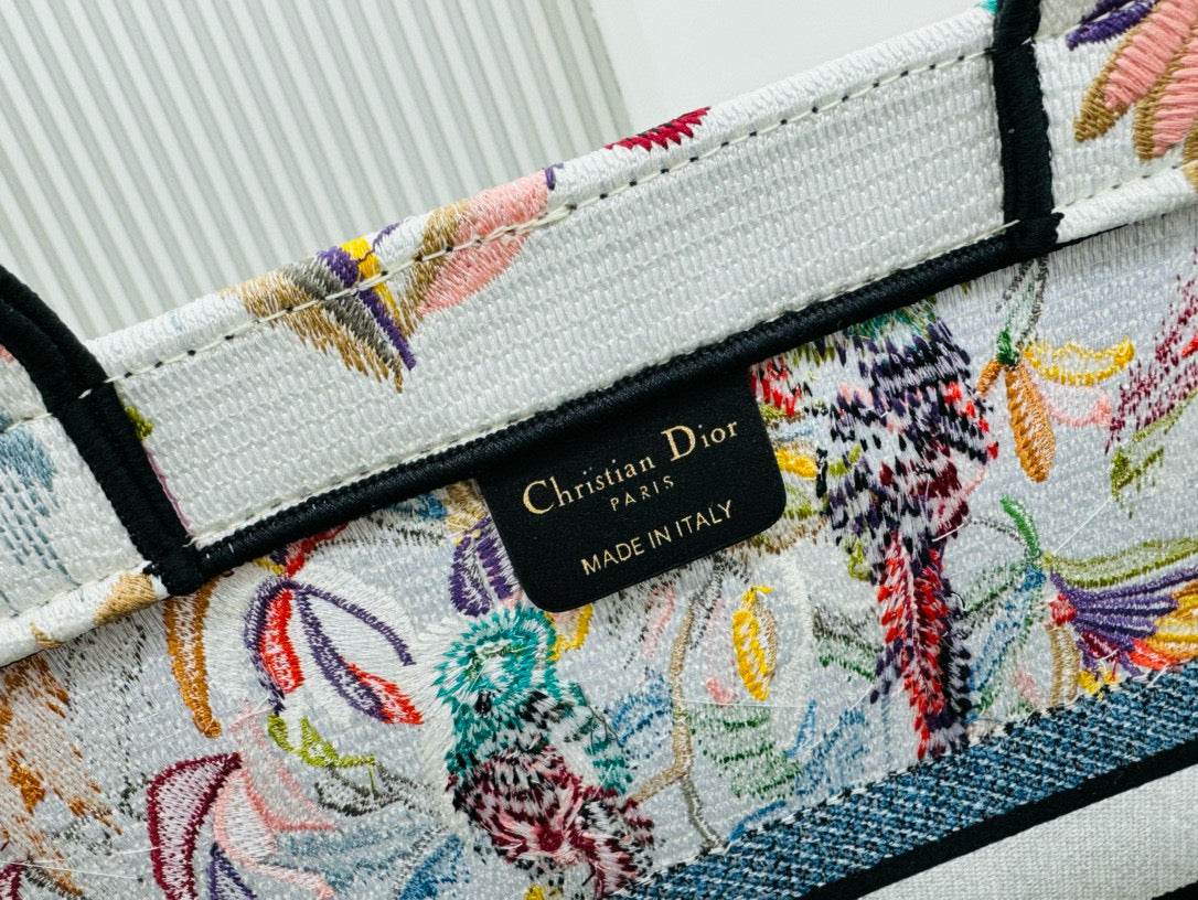 D Book Tote